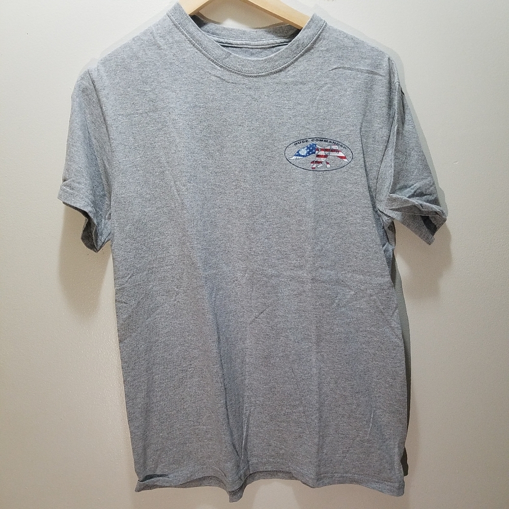 Duck Commander Medium Hunting Outdoor Men's Gray Patriotic T-Shirt Dynasty Red